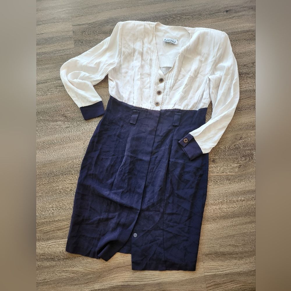 Stylish Vintage Two-Tone Navy Blue Dress with Button Details Shoulder Pads